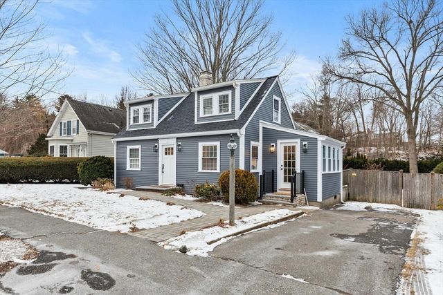53 Perkins St, Stoneham, MA 02180
