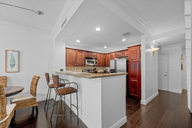 11771 St Andrews Place 103, Wellington, FL 33414