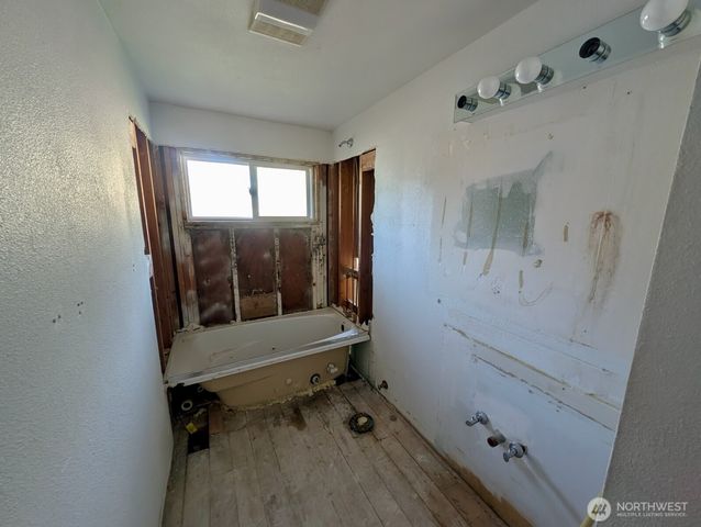 22508 51st Avenue W, Mountlake Terrace, WA 98043