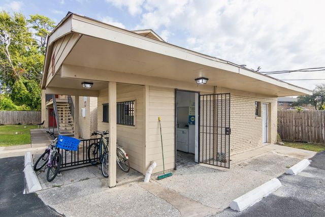 3635 N Macgregor Way 22, Houston, TX 77004