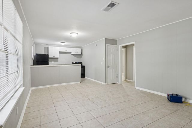 3635 N Macgregor Way 22, Houston, TX 77004
