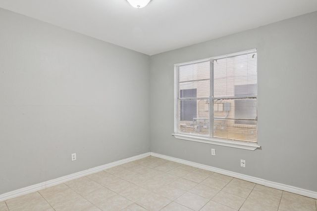 3635 N Macgregor Way 22, Houston, TX 77004
