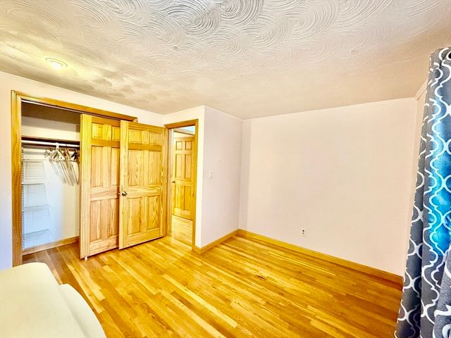 19 Keans Rd, Burlington, MA 01803