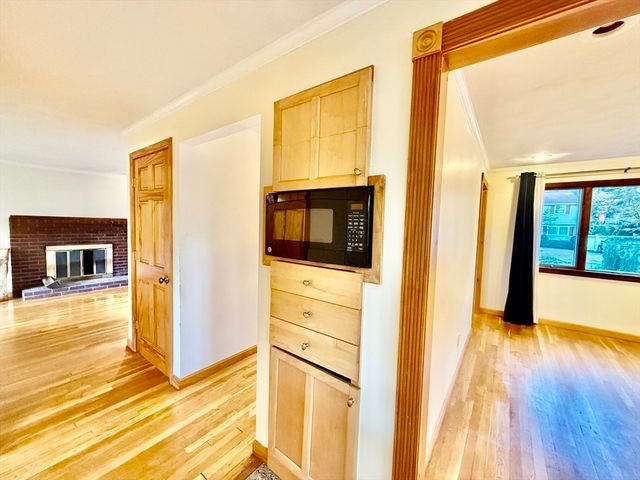 19 Keans Rd, Burlington, MA 01803