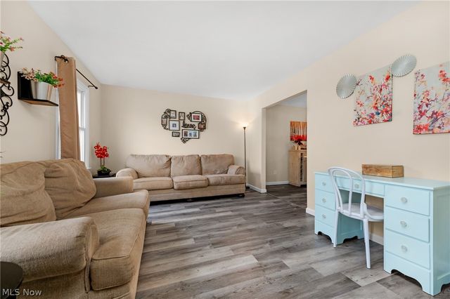 4218 Canterbury Drive, Brunswick, OH 44212