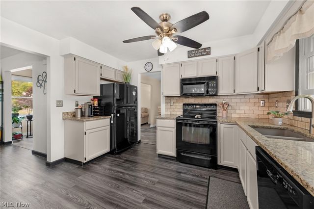 4218 Canterbury Drive, Brunswick, OH 44212