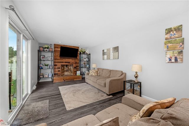 4218 Canterbury Drive, Brunswick, OH 44212
