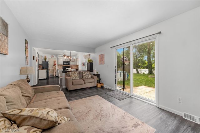 4218 Canterbury Drive, Brunswick, OH 44212