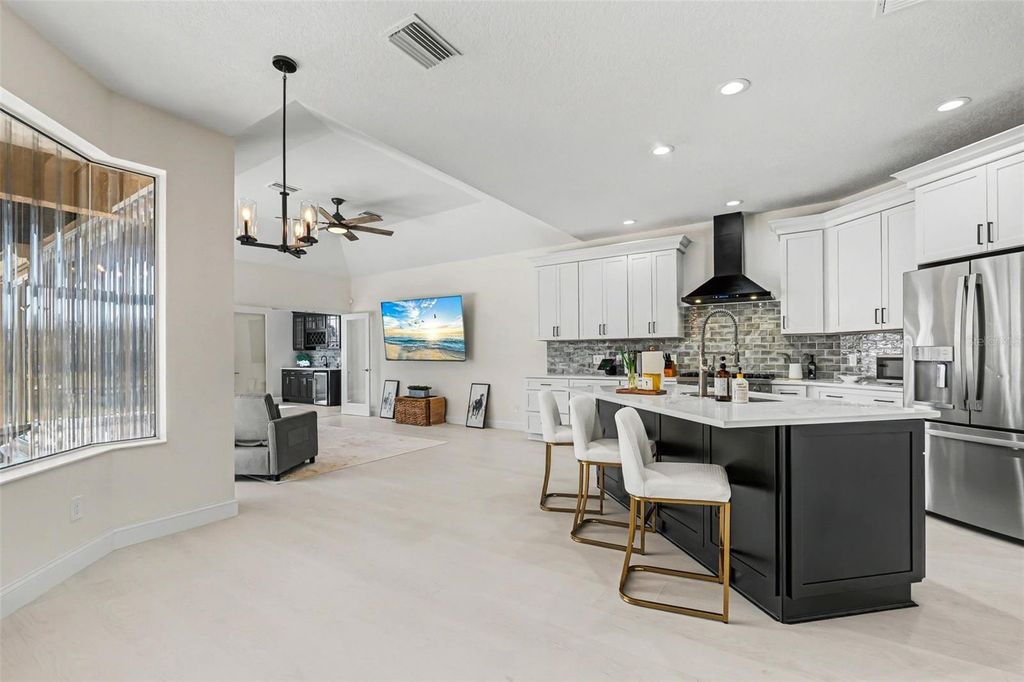 Image 6 of property listing at 11710 SOFT RUSH TERRACE, Lakewood Ranch, FL 34202