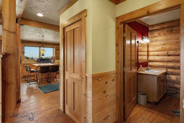 7203 Round Mountain Road, Belgrade, MT 59714