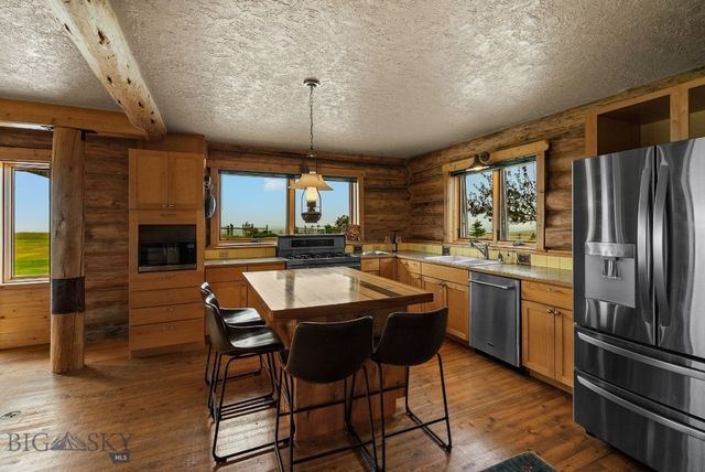 7203 Round Mountain Road, Belgrade, MT 59714