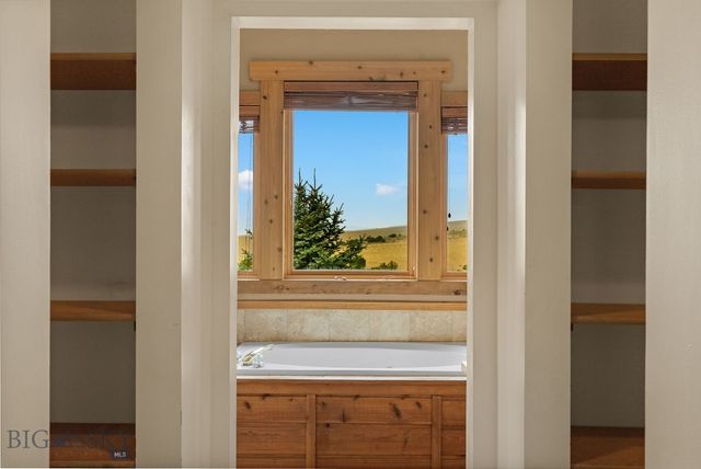 7203 Round Mountain Road, Belgrade, MT 59714