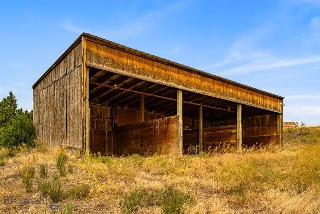 7203 Round Mountain Road, Belgrade, MT 59714