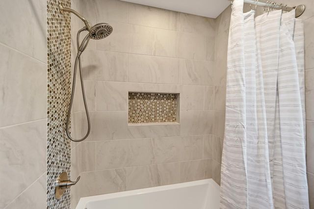 8510 W Hawthorne ROAD, Mequon, WI 53097