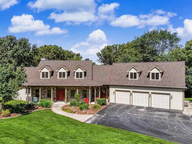 8510 W Hawthorne ROAD, Mequon, WI 53097