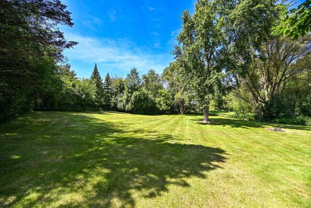 8510 W Hawthorne ROAD, Mequon, WI 53097