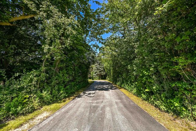 8510 W Hawthorne ROAD, Mequon, WI 53097