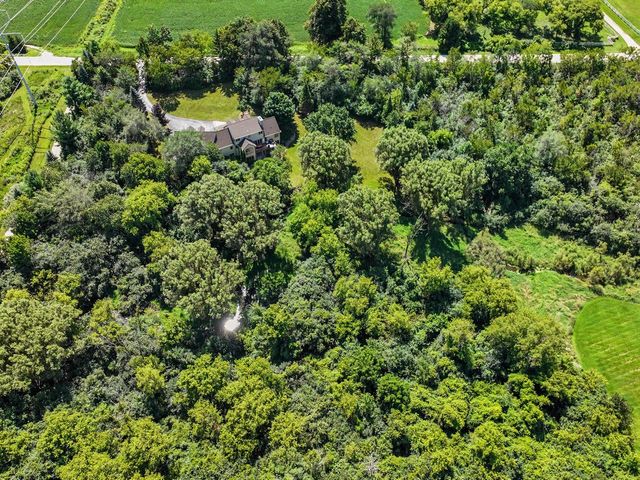 8510 W Hawthorne ROAD, Mequon, WI 53097