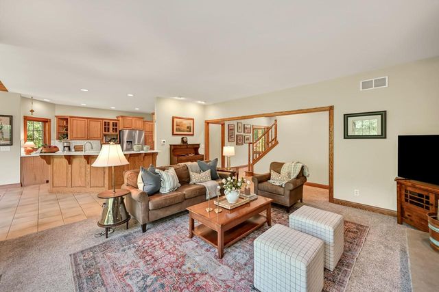 8510 W Hawthorne ROAD, Mequon, WI 53097