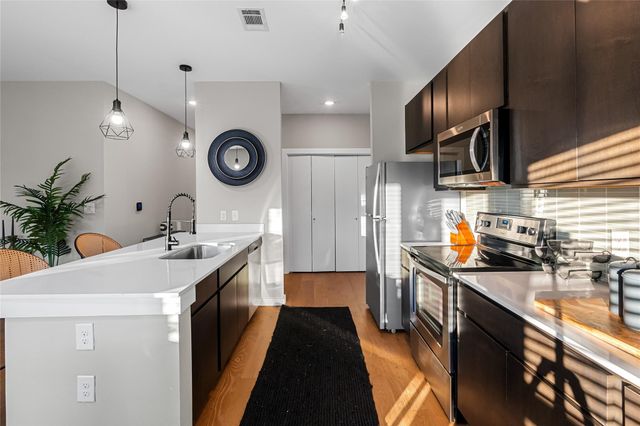 2505 Thornton RD 3212, Austin, TX 78704