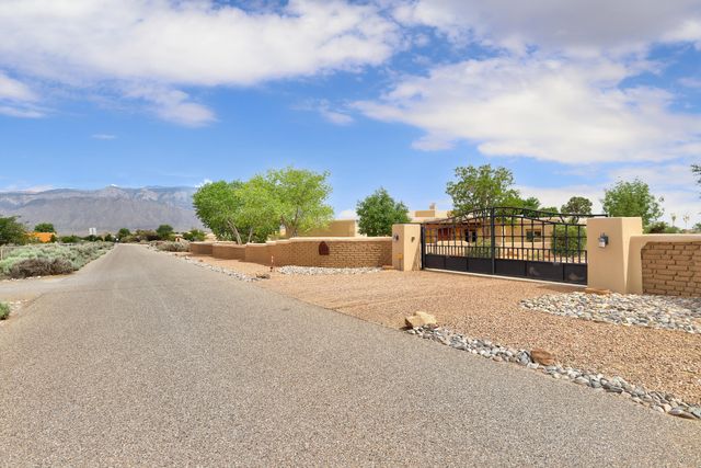 55 El Dorado Road, Corrales, NM 87048