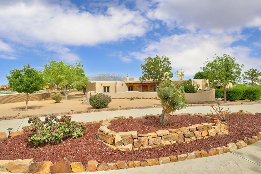 55 El Dorado Road, Corrales, NM 87048