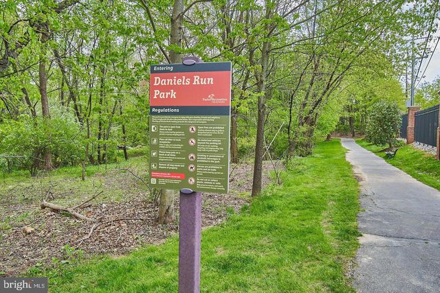 3860 FARRCROFT DR, Fairfax, VA 22030
