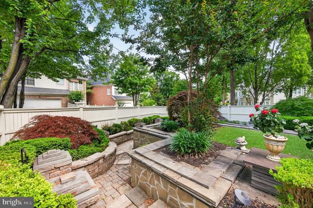 3860 FARRCROFT DR, Fairfax, VA 22030