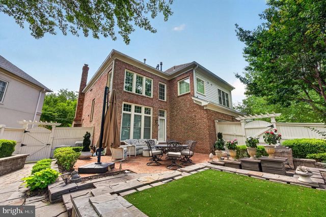 3860 FARRCROFT DR, Fairfax, VA 22030