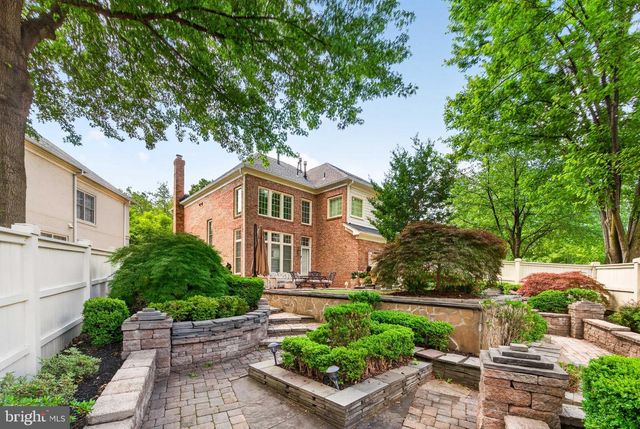3860 FARRCROFT DR, Fairfax, VA 22030