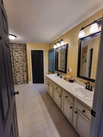 2585 SE Marseille St, Port St Lucie, FL 34952