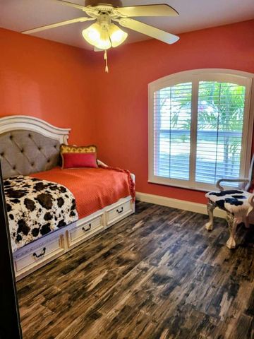 2585 SE Marseille St, Port St Lucie, FL 34952