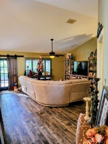 2585 SE Marseille St, Port St Lucie, FL 34952