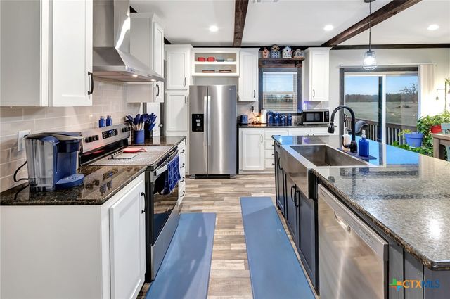 497 W Oaks, Victoria, TX 77905