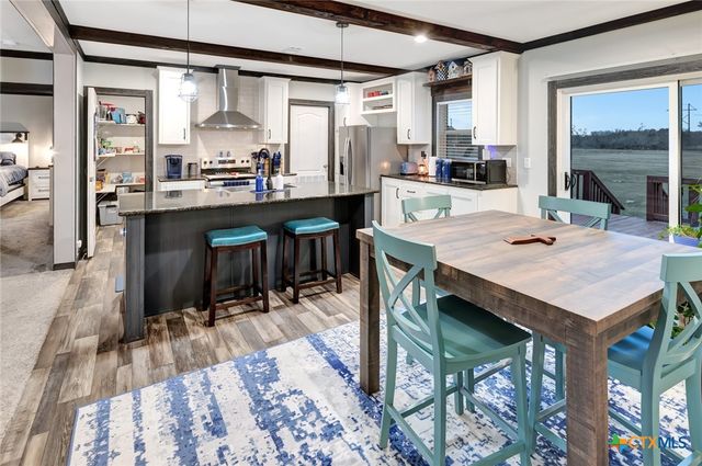 497 W Oaks, Victoria, TX 77905