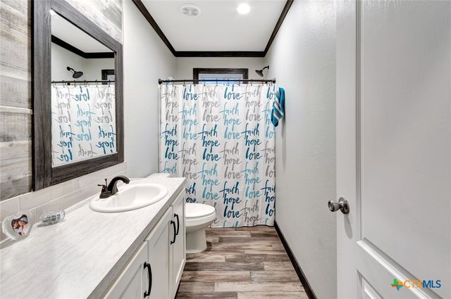 497 W Oaks, Victoria, TX 77905