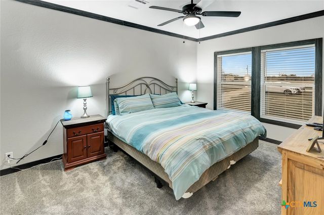 497 W Oaks, Victoria, TX 77905