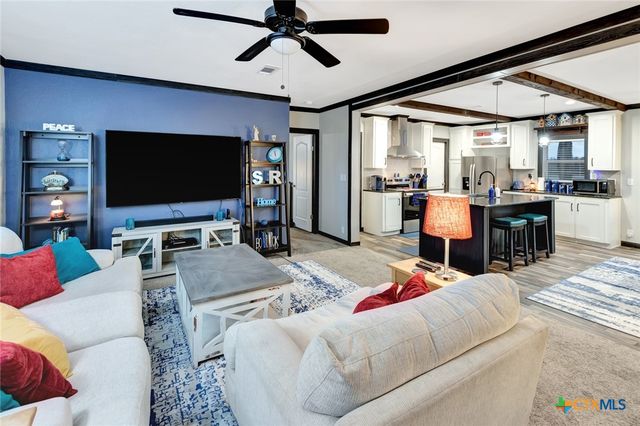 497 W Oaks, Victoria, TX 77905