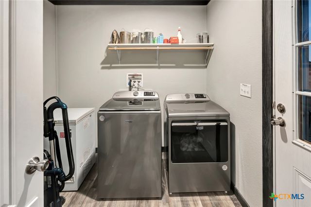 497 W Oaks, Victoria, TX 77905