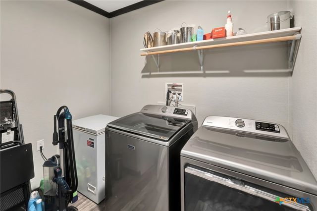 497 W Oaks, Victoria, TX 77905