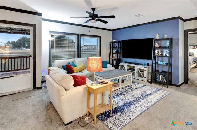 497 W Oaks, Victoria, TX 77905