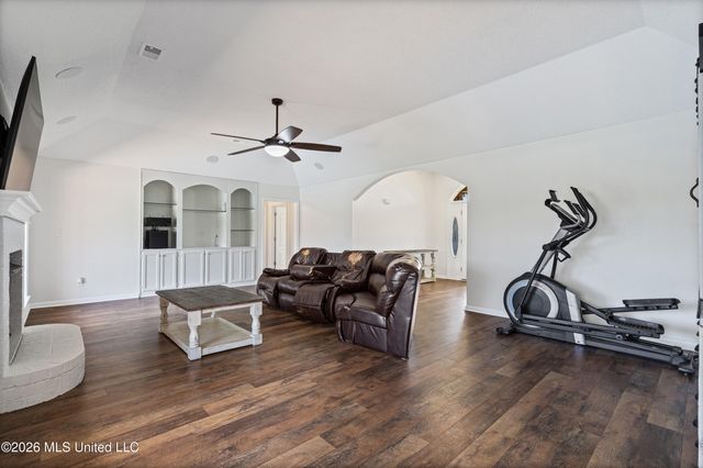 1975 Green Village Drive, Hernando, MS 38632