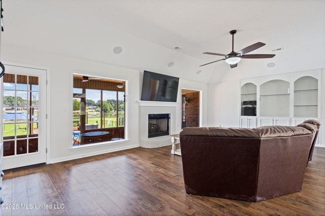 1975 Green Village Drive, Hernando, MS 38632