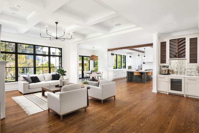 707 Thornwood Drive, Naperville, IL 60540