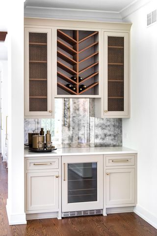 707 Thornwood Drive, Naperville, IL 60540