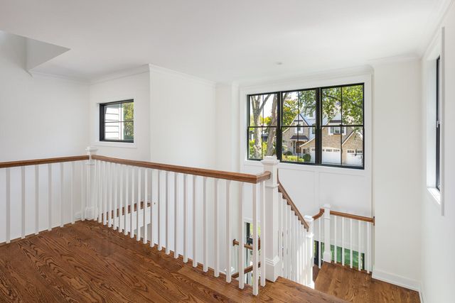 707 Thornwood Drive, Naperville, IL 60540