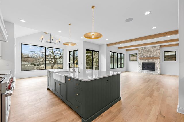 707 Thornwood Drive, Naperville, IL 60540