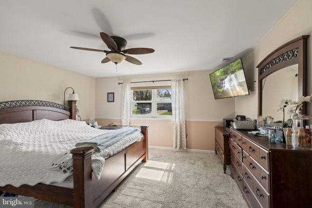 48 FRUITREE RD, Levittown, PA 19056