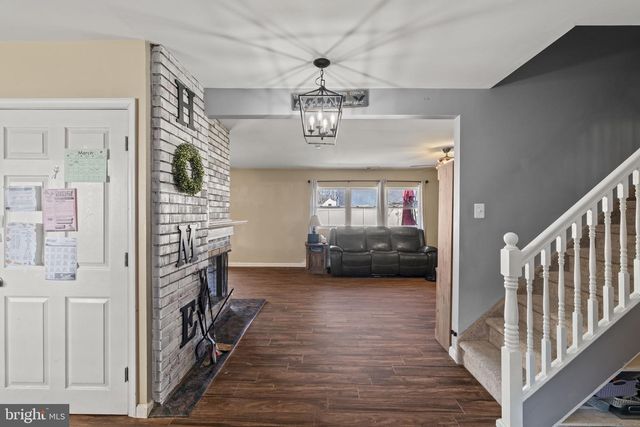 48 FRUITREE RD, Levittown, PA 19056