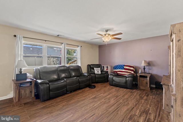 48 FRUITREE RD, Levittown, PA 19056